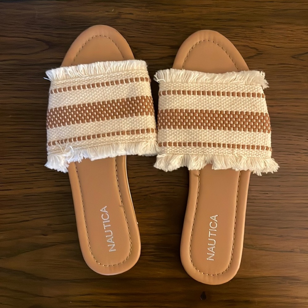Brand New Nautica flats